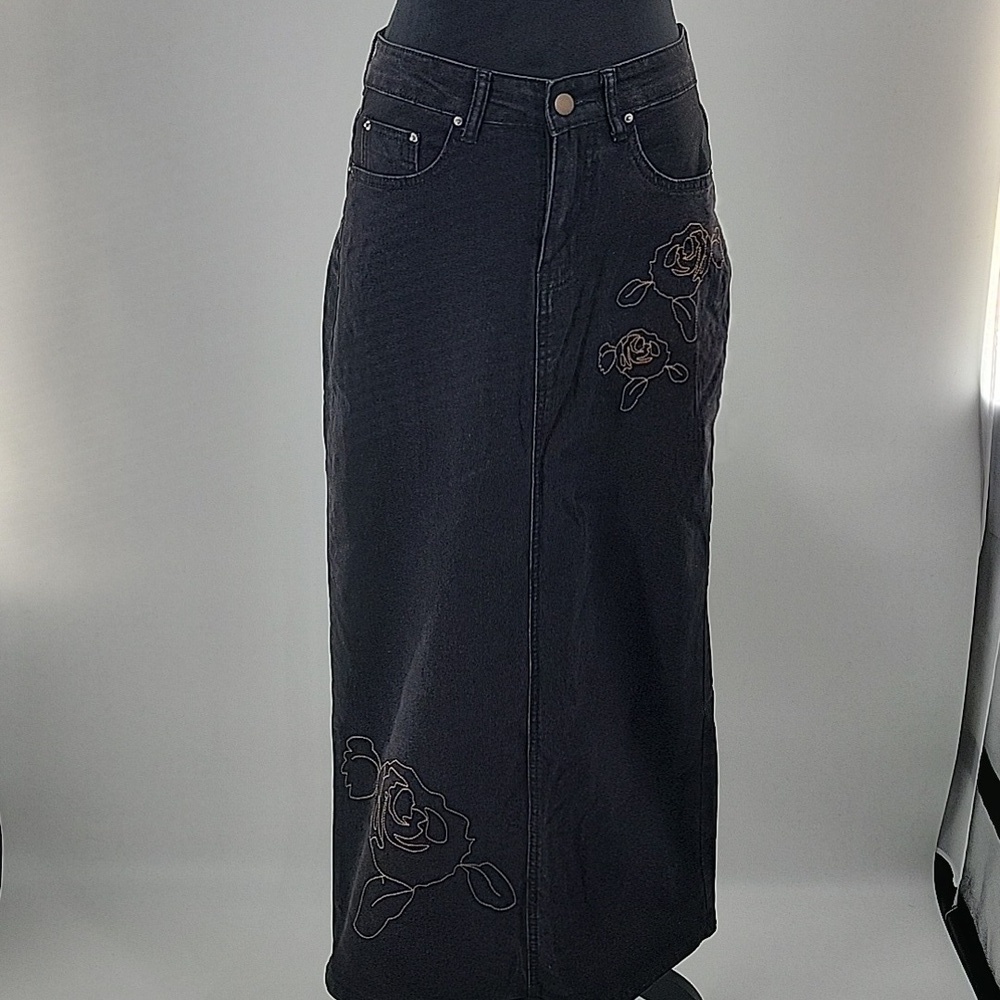 Black Denim Maxi Skirt with Floral Embroidery - Picture 13 of 16
